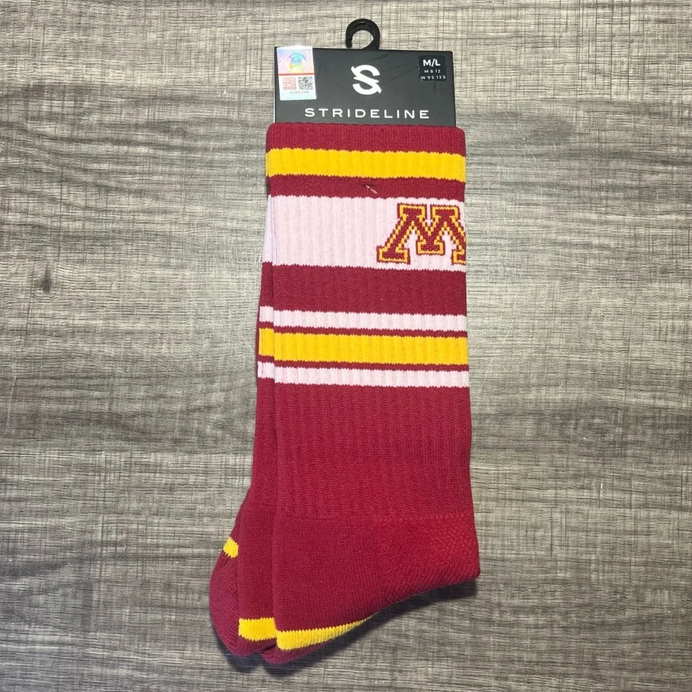Strideline University Of Minnesota Golden Gopher Crew Socks Size Medium/Large‎